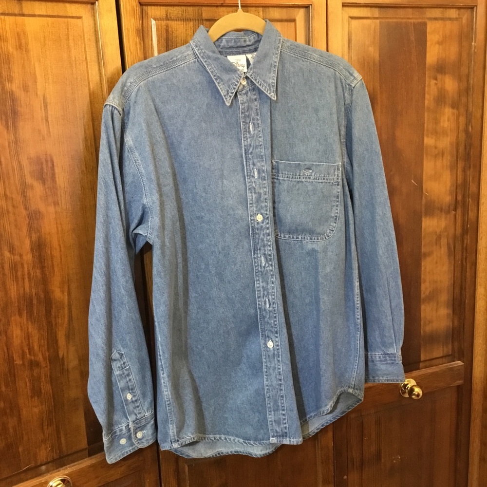 Disney Men's Casual Blue Button Down Shirt, Disney characters embroidered, ‘S’